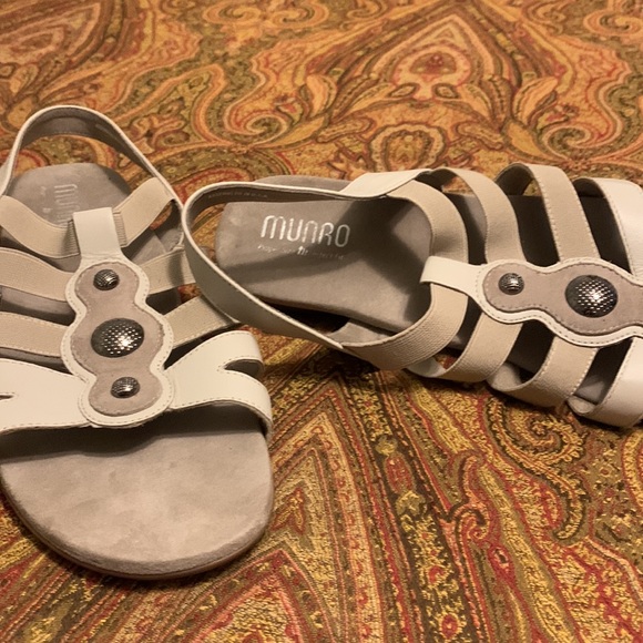 Munro women’s sandals - Picture 3 of 3